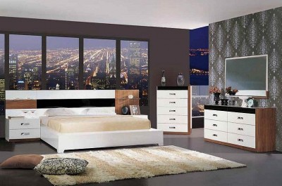 Contemporary Design Two Color Bed and 2 Night Stands 00308